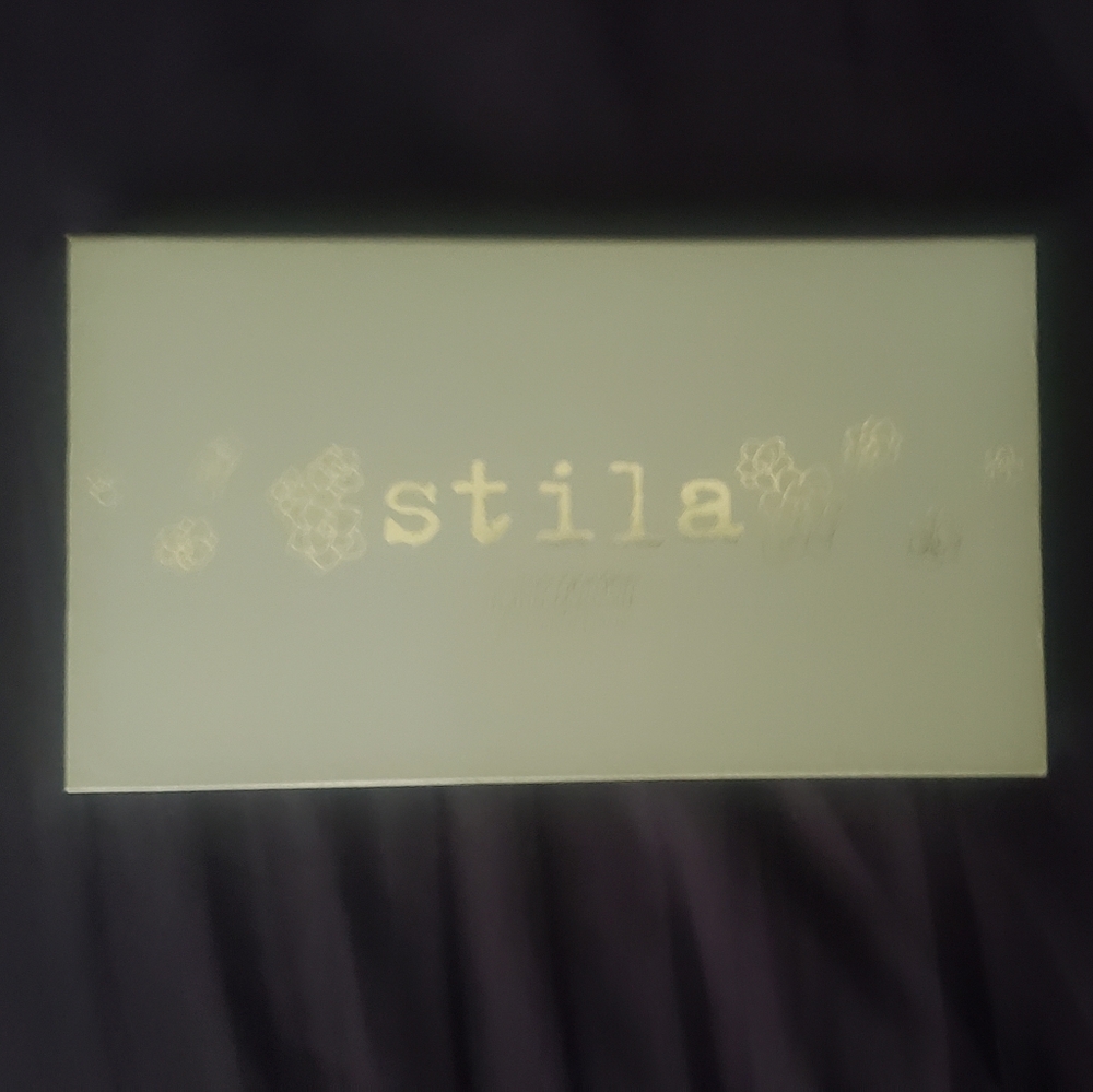 Stila in the garden eyeshadow palette